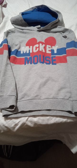 Swetts com carapuço em muito bom estado