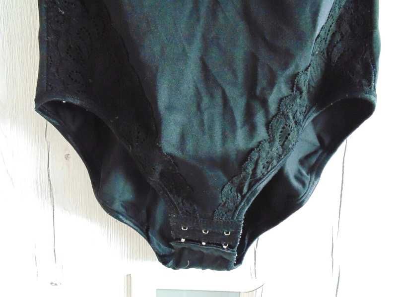 Triumph czarne body damskie z koronką 80B