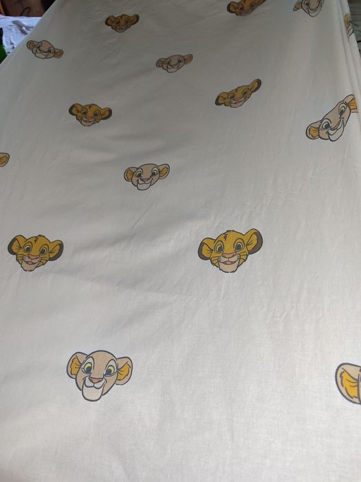 Дитяче простирадло на гумці в ліжечко манеж