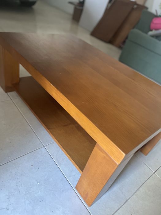 Mesa de sala castanha