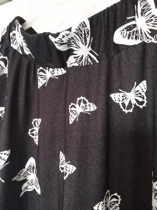 Спідниця трикотажна довга нова.