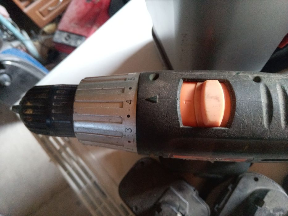 Шуруповерт на 18 вольт