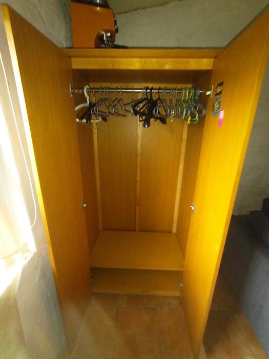 Armários de roupa 2a mão