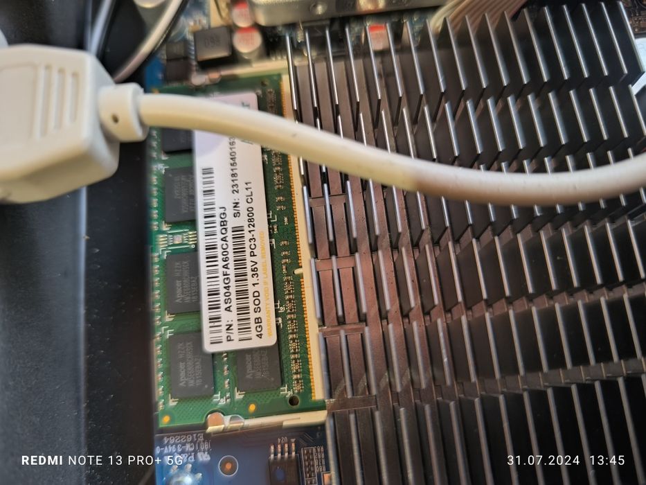 Компактная и недорогая материнская плата со встроенным процессором Int