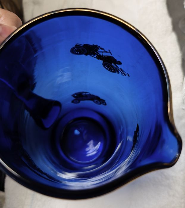 Jarro em vidro azul vintage