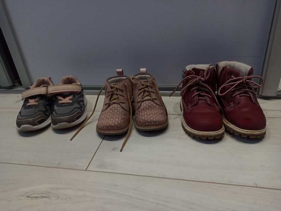 Sprzedam buty 3 pary rozmiar 24