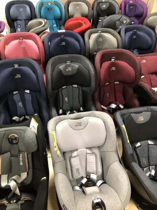 Автокрісла Шоурум Britax Römer Cybex Recaro Maxi Cosi бустер