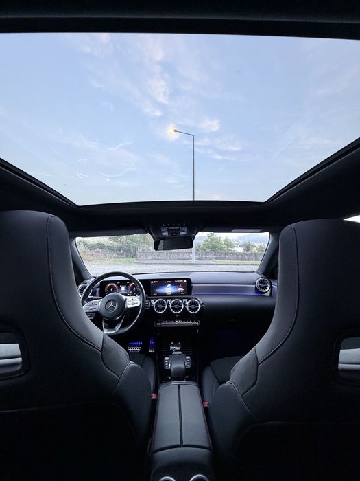 Mercedes-Benz A250e AMG Line | 2021 | Teto Panorâmico | Híbrido Plug-in — photo 3