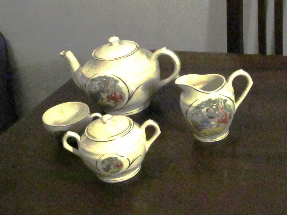 Conjunto de chá com leiteira da CESOL