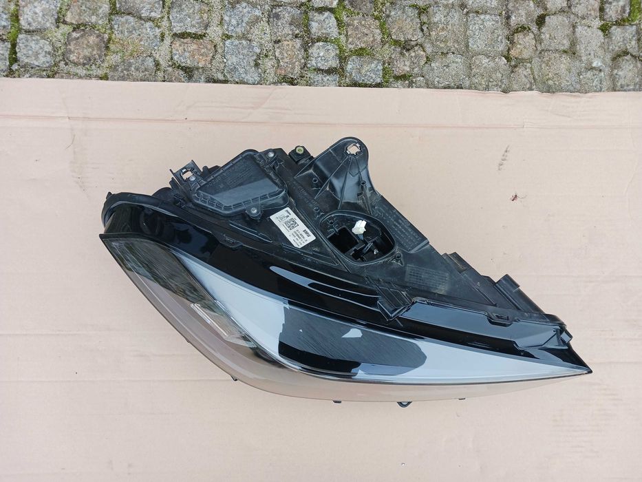 Lampa FULL Led Prawa Prawy BMW F40 CZARNA Shadow Line
