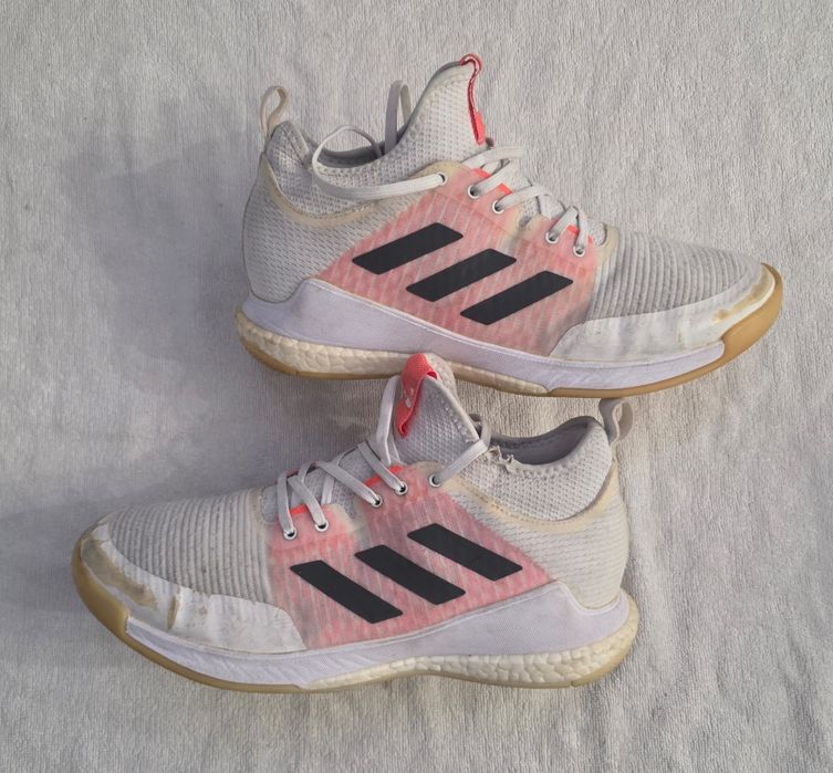 Ténis Adidas numero 43