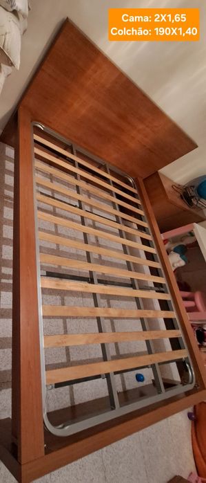 Cama em madeira maciça