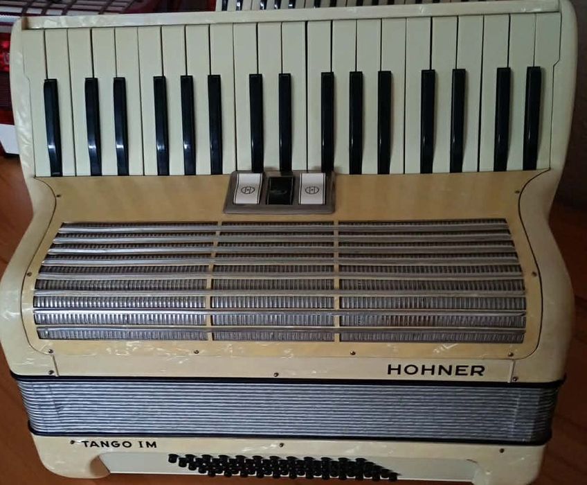 HOHNER TANGO 1M stan bdb