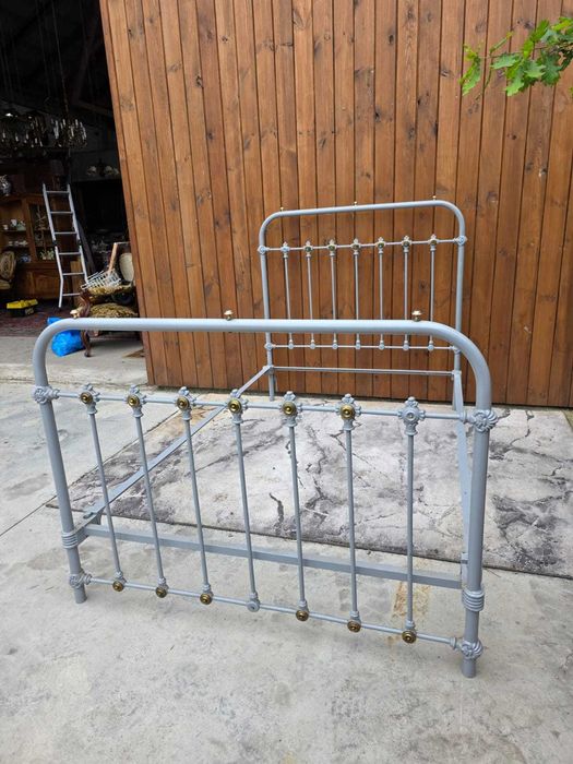 Łóżko metalowe vintage 120x200 z ozdobnymi detalami #610 Stylowy Węgrów