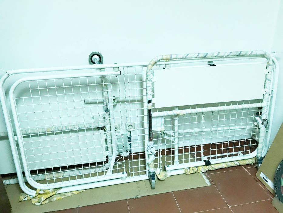 Cama Hospitalar articulada manual com colchão e grades laterais