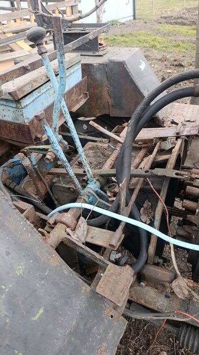 Трактор з двигуном т40