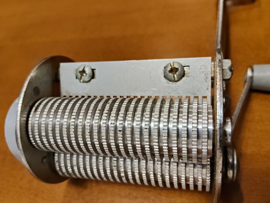 Maquina de moer tabaco