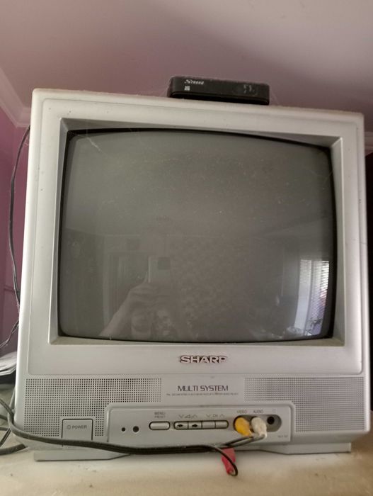 Телевізор sharp.