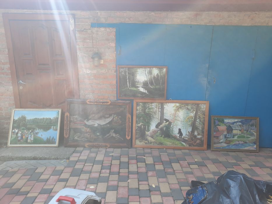 Продаю картини пейзаж/натюрморт

Стан та деталі на фото.