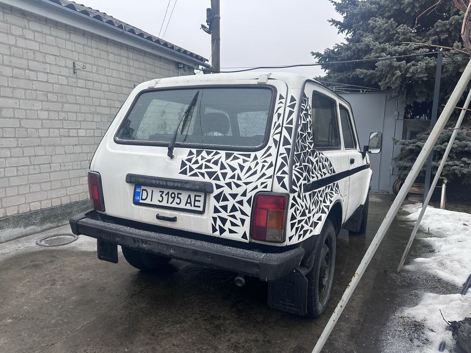 ВАЗ Нива 2121 1.7i Г/Б