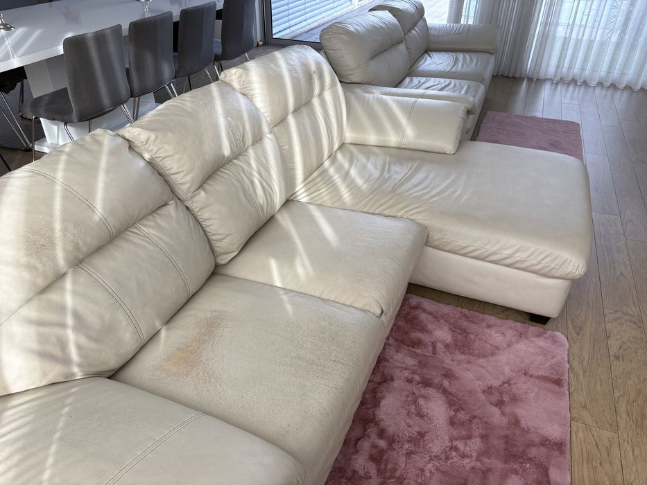 Conjunto de sofás IKEA, 2 x 3 lugares, um com chaise longue