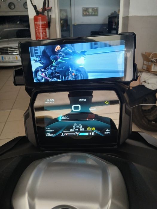 Voge  Sr4  Max T