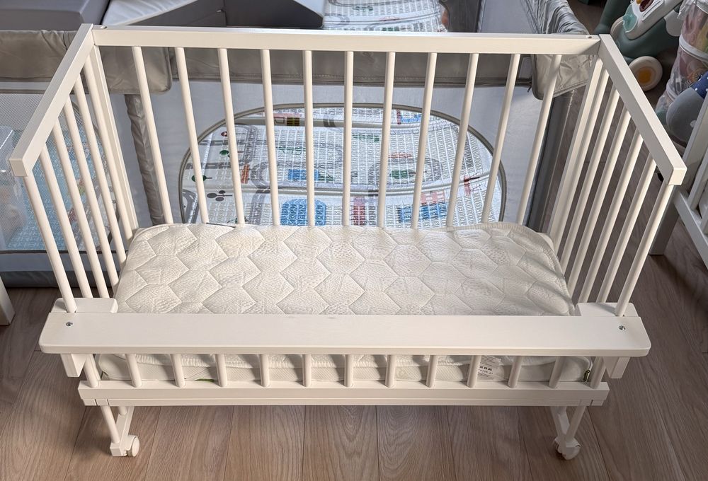 Dostawka drewniana do łóżka dla noworodka cosleeping