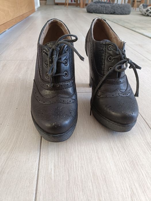 Botins pretos 38