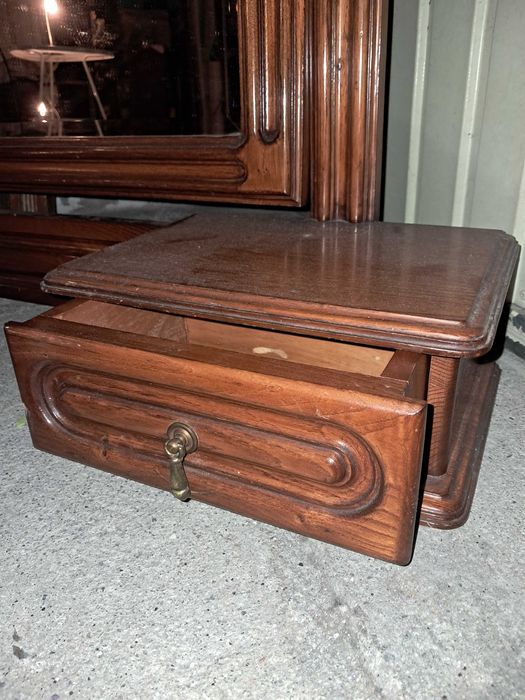 Espelho de cómoda com base e gavetas 29€