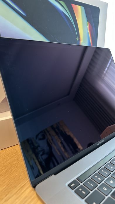 MacBook Pro 16” 2019 – i7 / 32 GB RAM