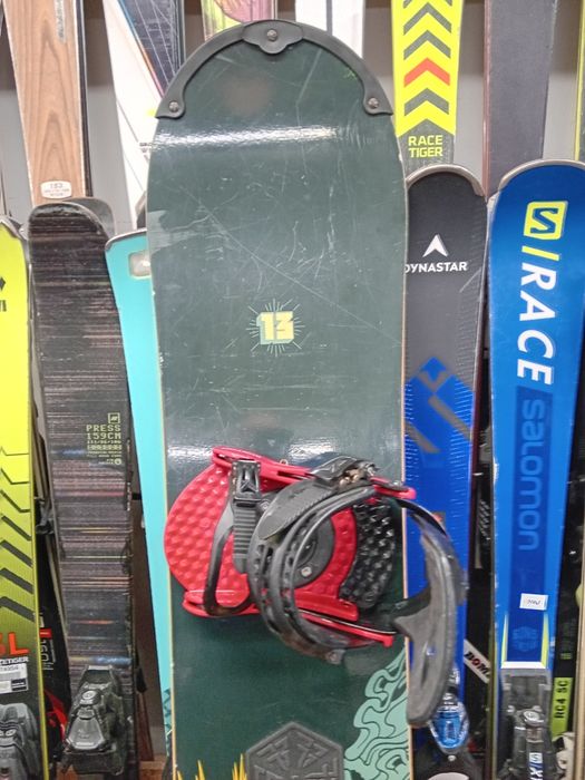 Snowboard Burton z wiązaniami