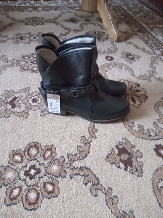Buty skórzane Lasocki 40
