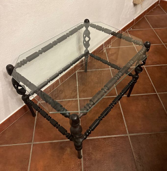 Mesa de centro de madeira e vidro