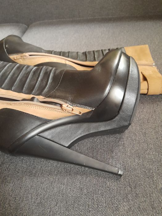 Сапожки на каблуке 35 р.