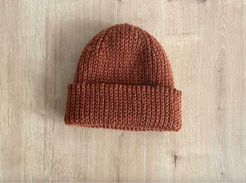 Brązowa dziergana handmade czapka