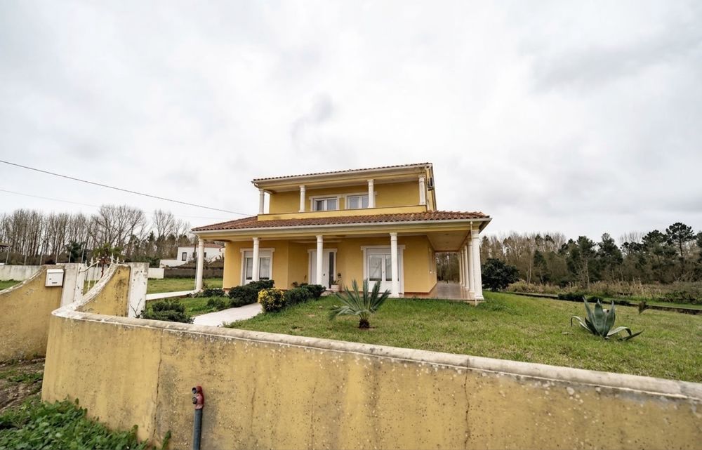 Moradia T4 Isolada com 2.235 m² de Terreno em Mira