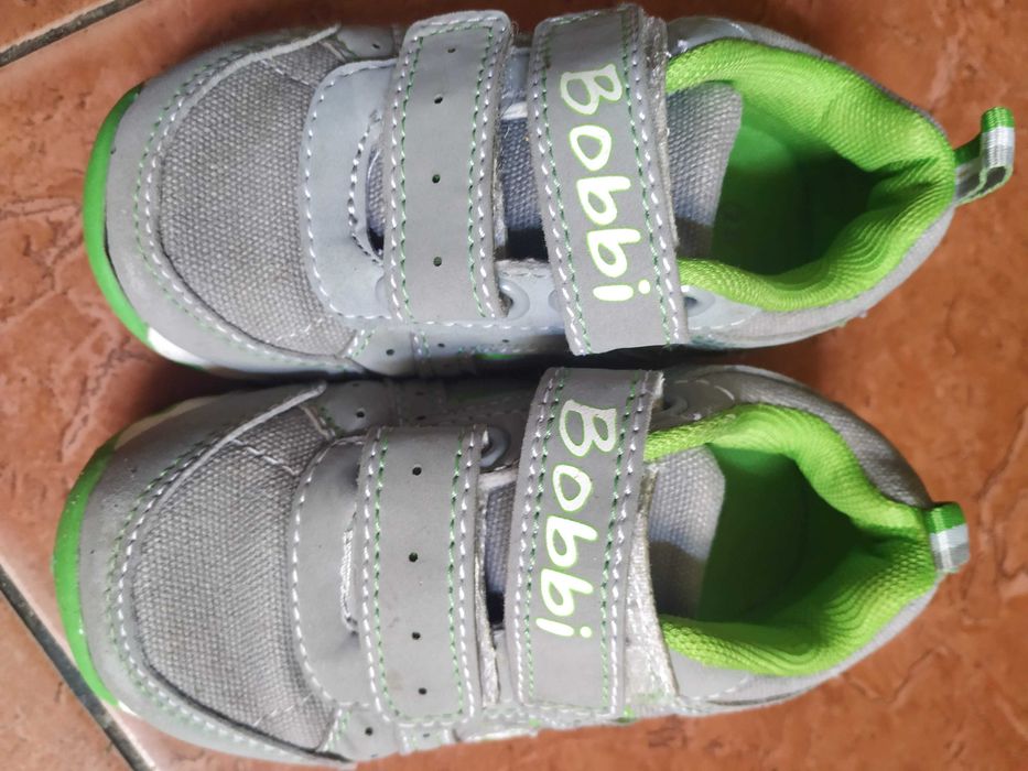 кросівки дитячі,