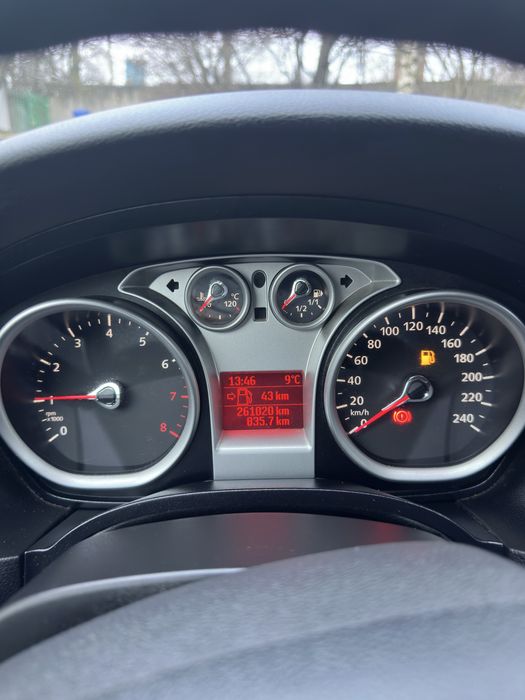 Свіжопригнаний фокус 2010 1.6 mpi