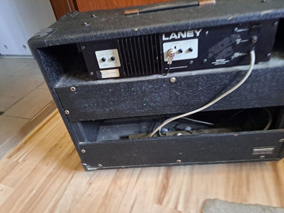 Laney wzmacniacz gitarowy 100 W z przesterem.