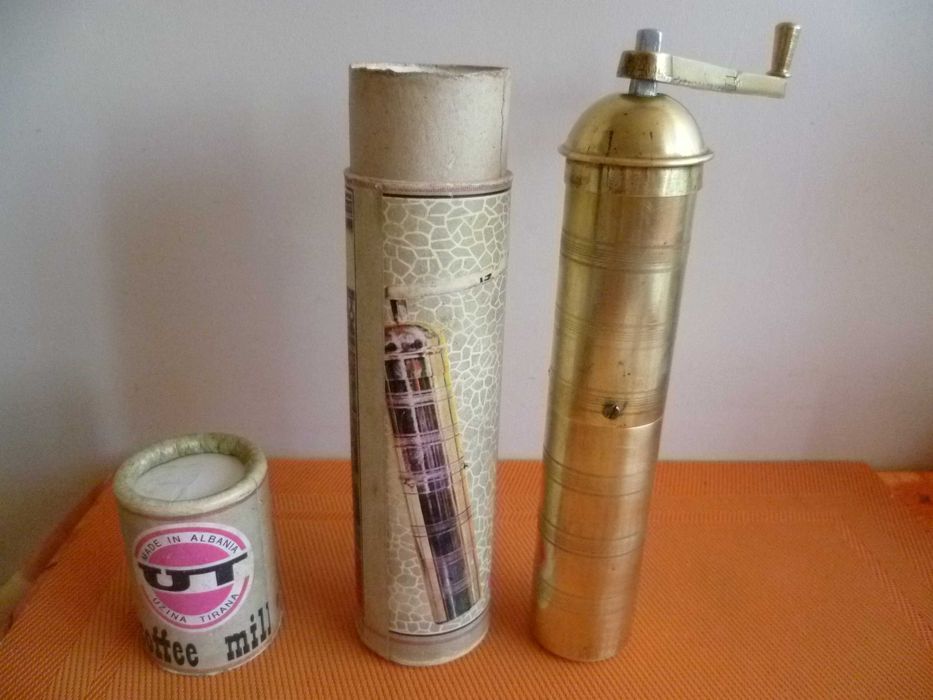 Mosiężny młynek ręczny do kawy