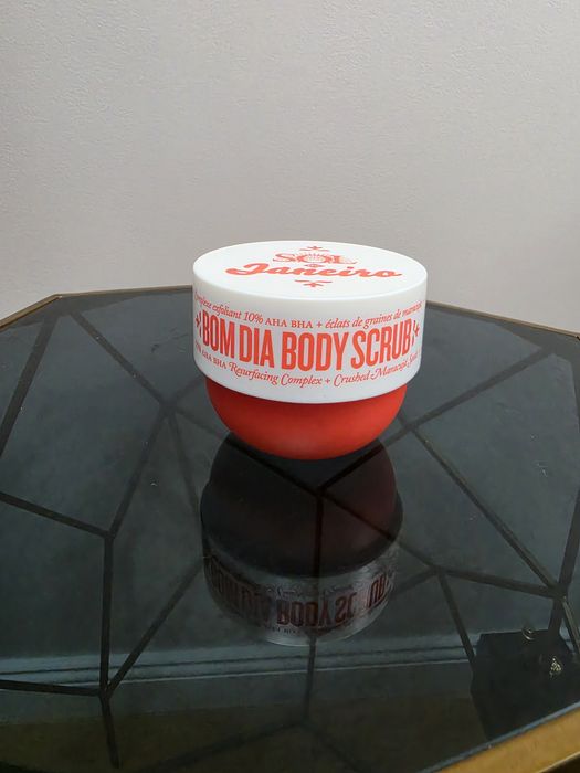 Sol de Janeiro Bom dia body scrub