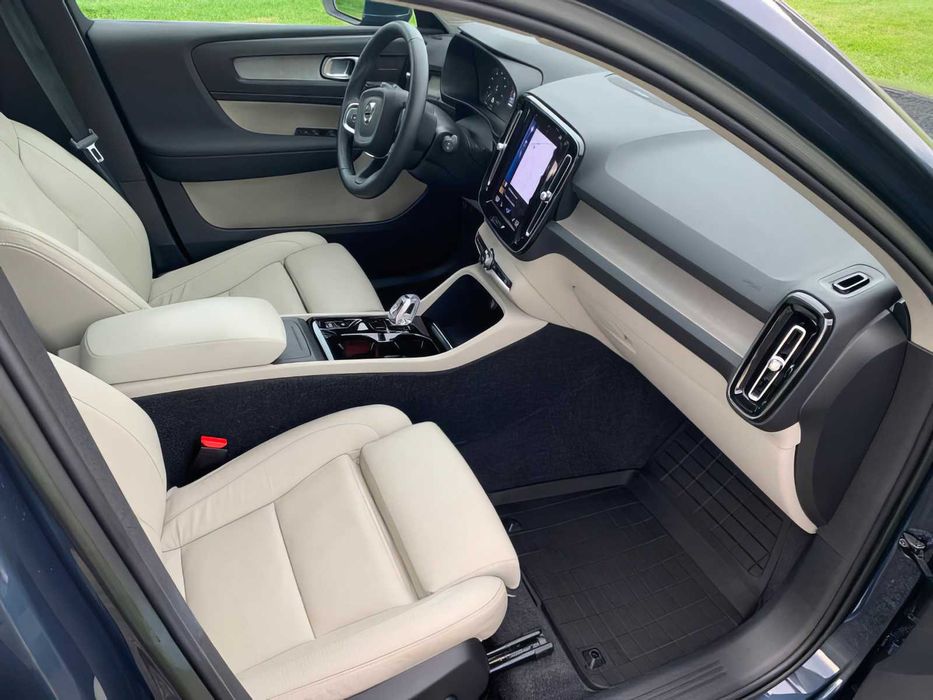 Volvo XC40      2022