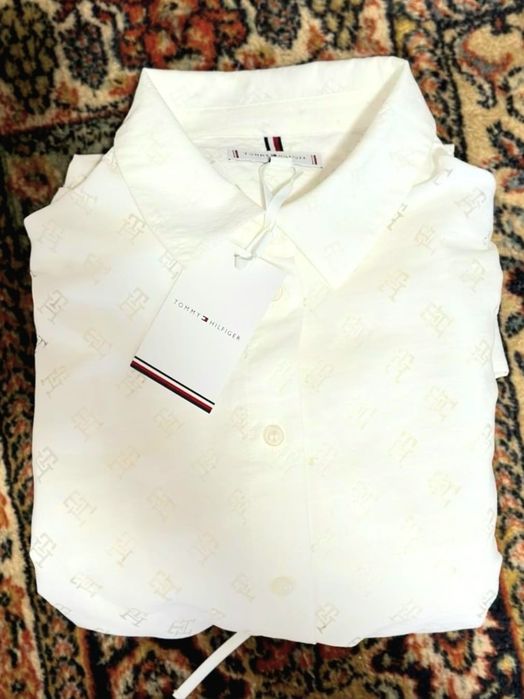 Vestido Tommy Hilfiger. Tamanhos 34/36/38/40. 150€