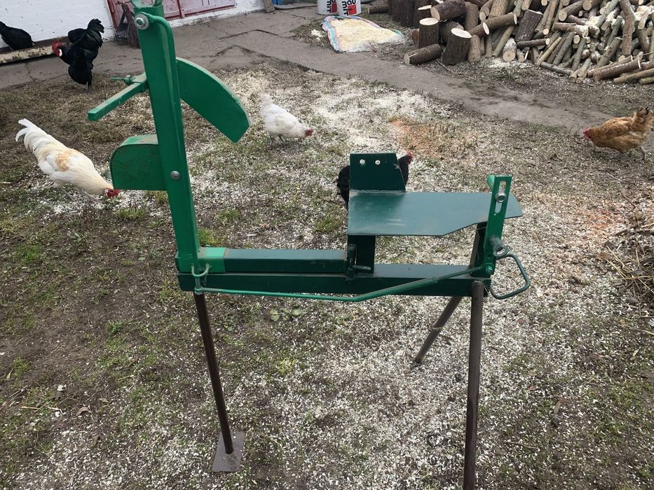 Станок для порізки дров під бензопилу