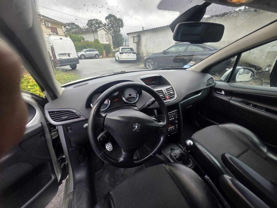 Peugeot 207, 1.6cc /  109cv