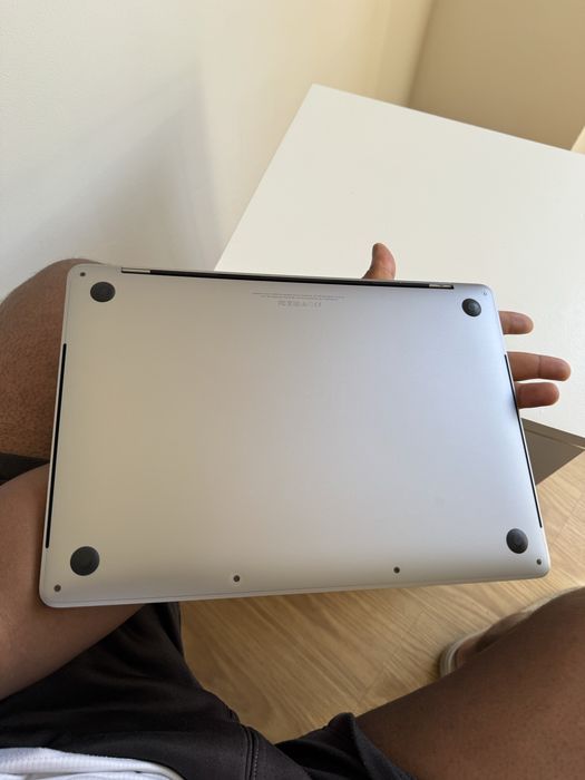MacBook Pro Touch Bar Cinzento 13" 2017 RAM: 8 GB - 256 GB SSD