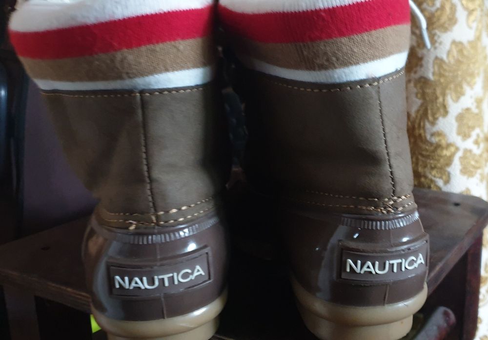 Фирменные утепленные ботинки