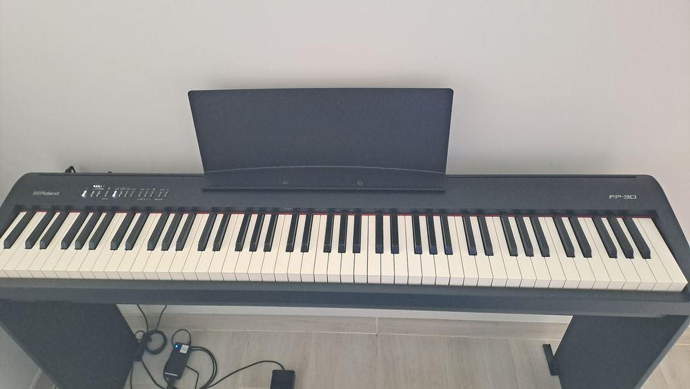 Piano/ teclado Roland FP-30 como novo