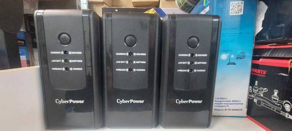 Джерело безперебійного живлення UPS CyberPower UT650EG