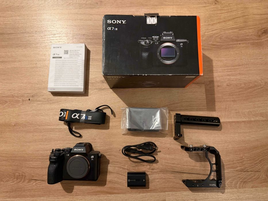 Câmara Sony Alpha A7S III, com acessórios